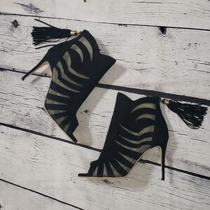 Black Paul Andrew 'Hanaa 90' Suede Cutout Booties - 36